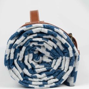 Komorebi Diamond Jacquard Pinic Blanket NWT
